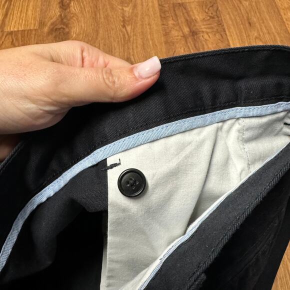 Lands End Mens Solid Black Chino Shorts Size 42 Cotton Blend 10.5" Inseam - Picture 9 of 9